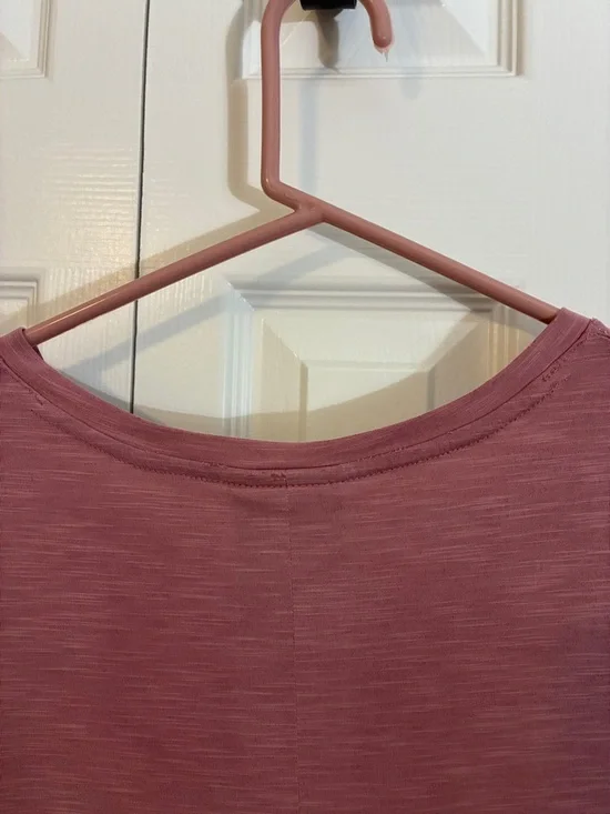 MOD REF Women’s V Neck Short Sleeve Flowing Mauve T Shirt- Size Large - Picture 10 of 13